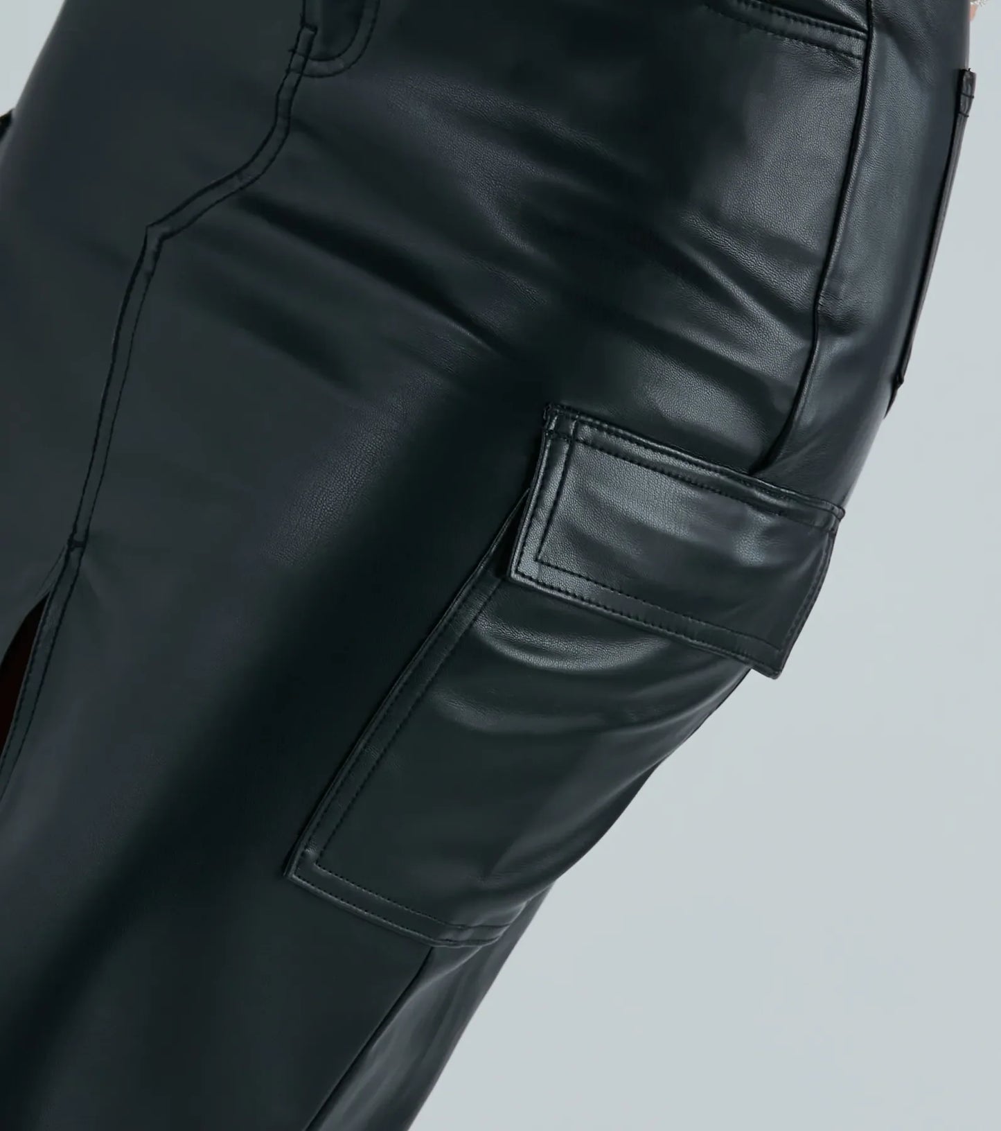 Chic Structure Faux Leather Cargo Midi Skirt